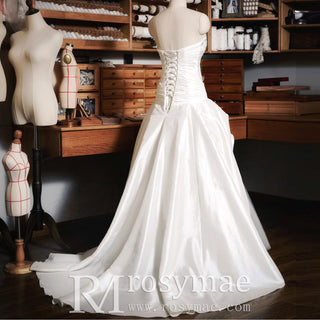 Elegant A-line Strapless Wedding Dress Bridal Gown with Ruffle Skirt