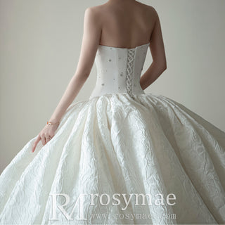 Pleated Ball Gown Wedding Gown Luxury Satin Strapless Wedding Dress