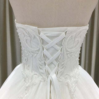 Elegant Floral Lace Ball Gown Wedding Dress with Curved Neckline