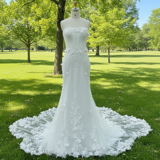 Strapless Mermaid Wedding Dress with Leaf-Shape Lace Train