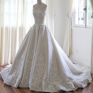 Strapless Curve Neck Satin A-line Wedding Dress with Floral Lace Applique