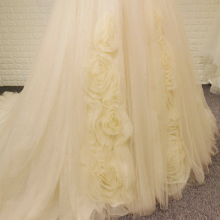 Scoop Neckline A-line Tulle Wedding Dress with 3D Flowers