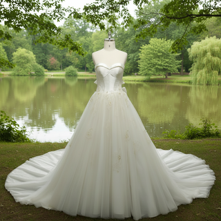 Strapless Sweetheart Neckline A-line Wedding Dress with Bowknot