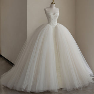 Tulle Strapless Wedding Dresses and Bridal Gowns with Sweetheart Neck