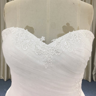 Elegant Figure-flattering Pleated Tulle Plus Size Trumpet Wedding Dress