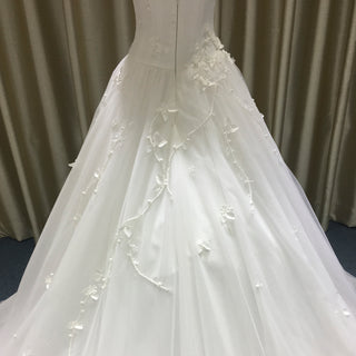 Elegant Sweetheart Strapless Ball Gown Wedding Dress 3D Flowers