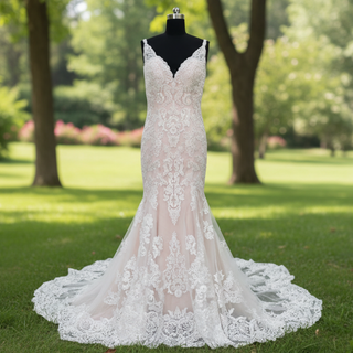 Elegant Open Back Mermaid Trumpet Lace Wedding Dress with V-neck