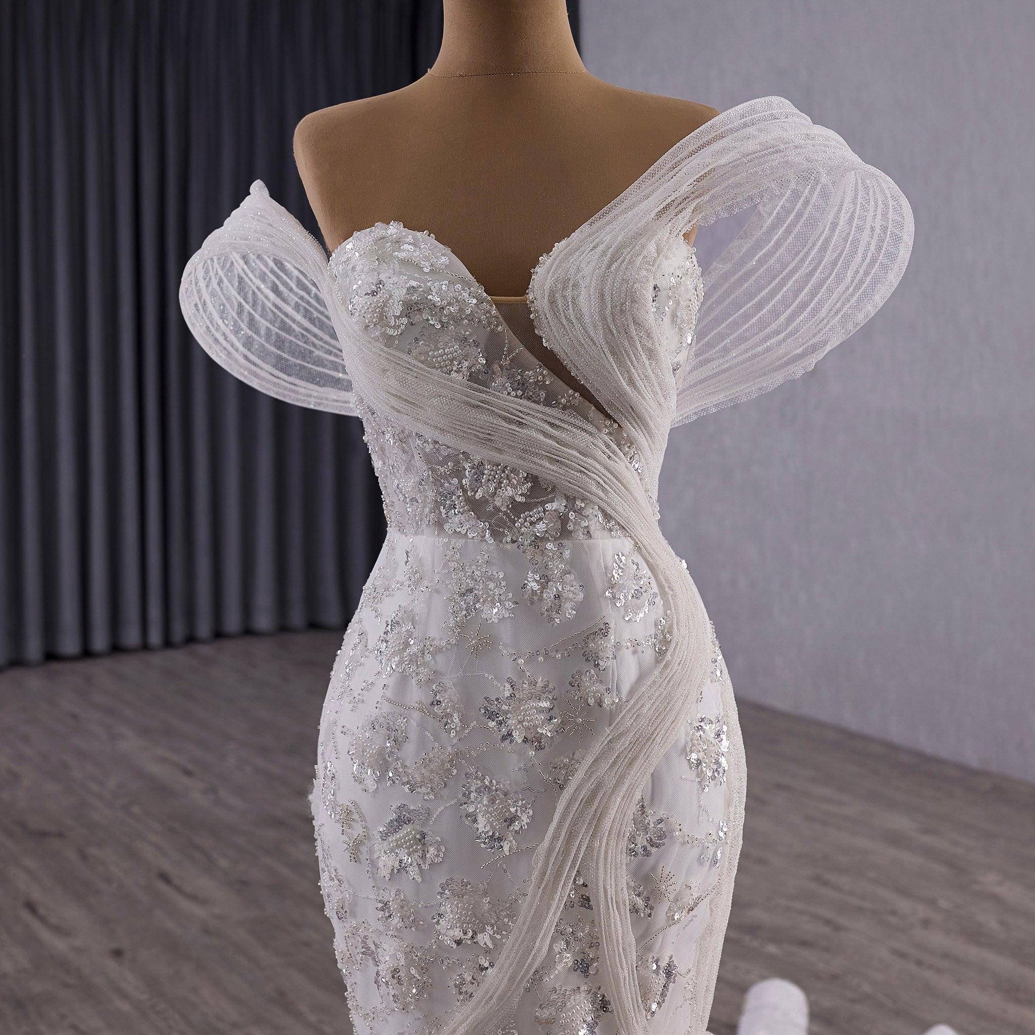 Unique Design Off the Shoulder Trumpet Wedding Dress for Trendy Brides - Rosymae