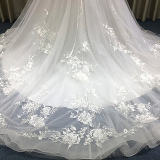 Elegant A-line Floral Lace Appliqued Wedding Dress with Spaghetti Strap