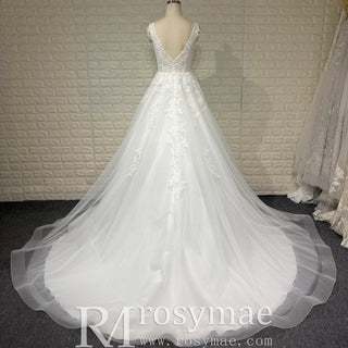 Elegant Tank Sleeve V-neck A-line Wedding Dress with Lace Appliqued