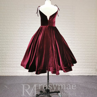 Elegant Burgundy Spaghetti Straps Velvet Prom Dress with V-neck