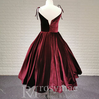 Elegant Burgundy Spaghetti Straps Velvet Prom Dress with V-neck