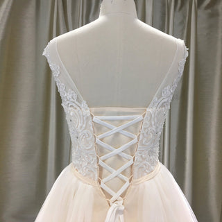 Vintage Classic A-line Tulle Lace Wedding Dress with Cap Sleeve - Rosymae