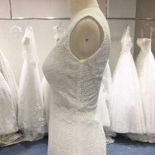 Vintage-inspired Scalloped V-neck Lace Trumpet Bridal Wedding Dress - Rosymae