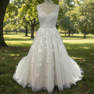 Elegant Plus Size A-Line Glitter Tulle Lace Wedding Dresses & Bridal Gowns