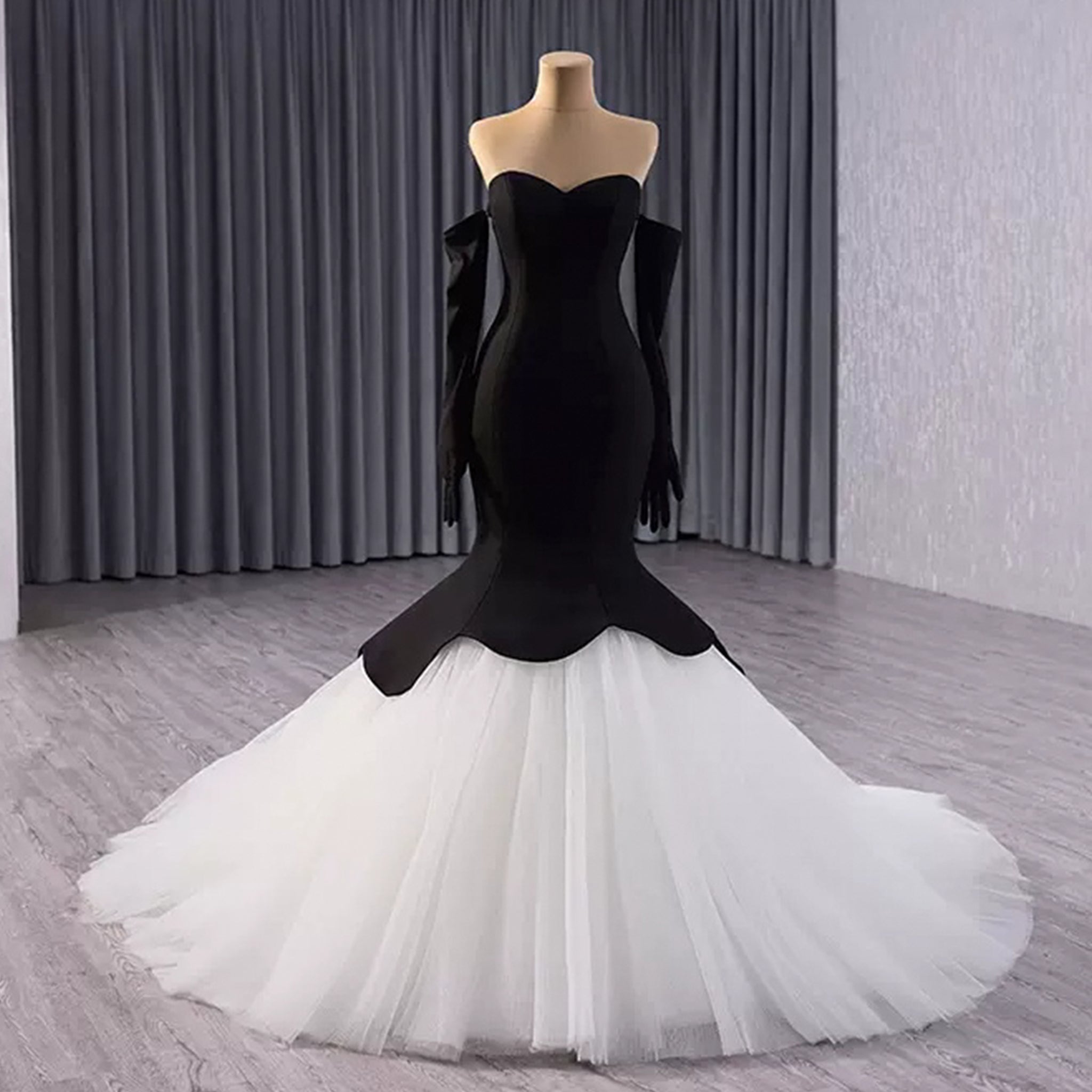 White & Black Sweetheart Bridal Gown Mermaid Wedding Dress - Rosymae