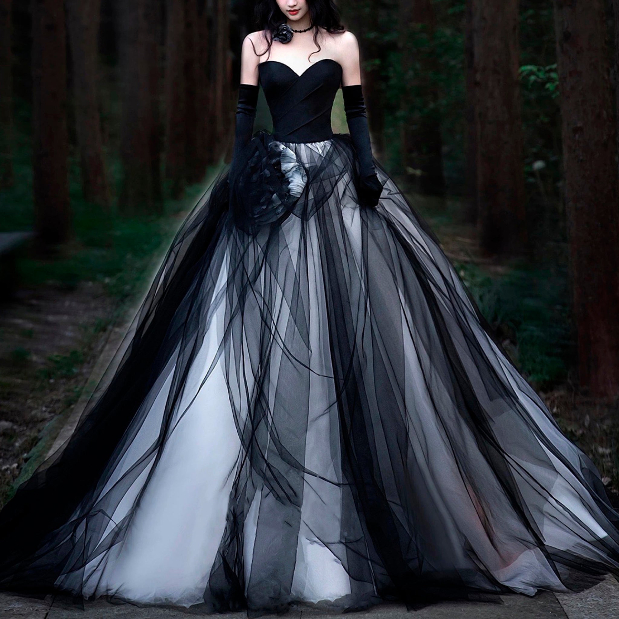 Robe de bal robe de mariée noire et blanche avec col en cœur – Rosymae