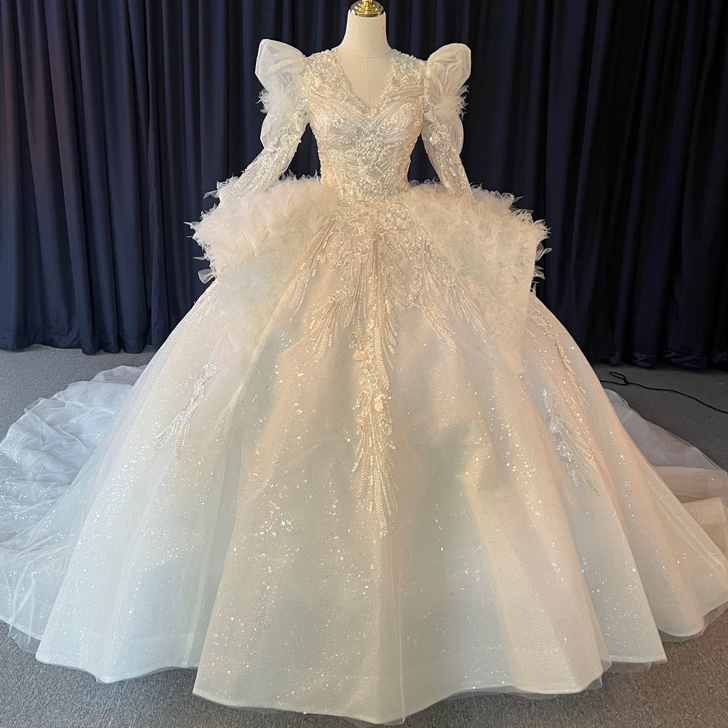 New Model Luxury Ball Gown Wedding Dress with Long Sleeves Elegant Bridal Gown