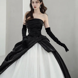 Black and White Wedding Dresses with Ballgown Strapless Neck