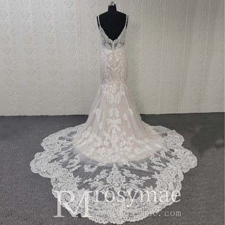 Elegant Open Back Mermaid Trumpet Lace Wedding Dress with V-neck - Rosymae