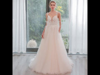 Feather-Accented-Wedding-Gowns-For-Dreamy-Brides