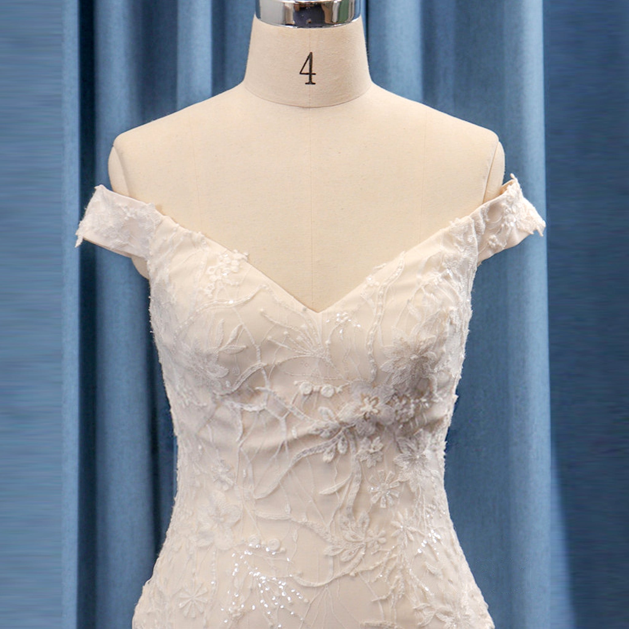 Luxury Off the Shoulder Mermaid Lace Wedding Dress with V-neck - Rosymae