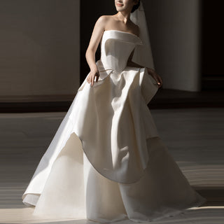 Ruffle-trimmed Strapless Satin Wedding Dresses for Brides