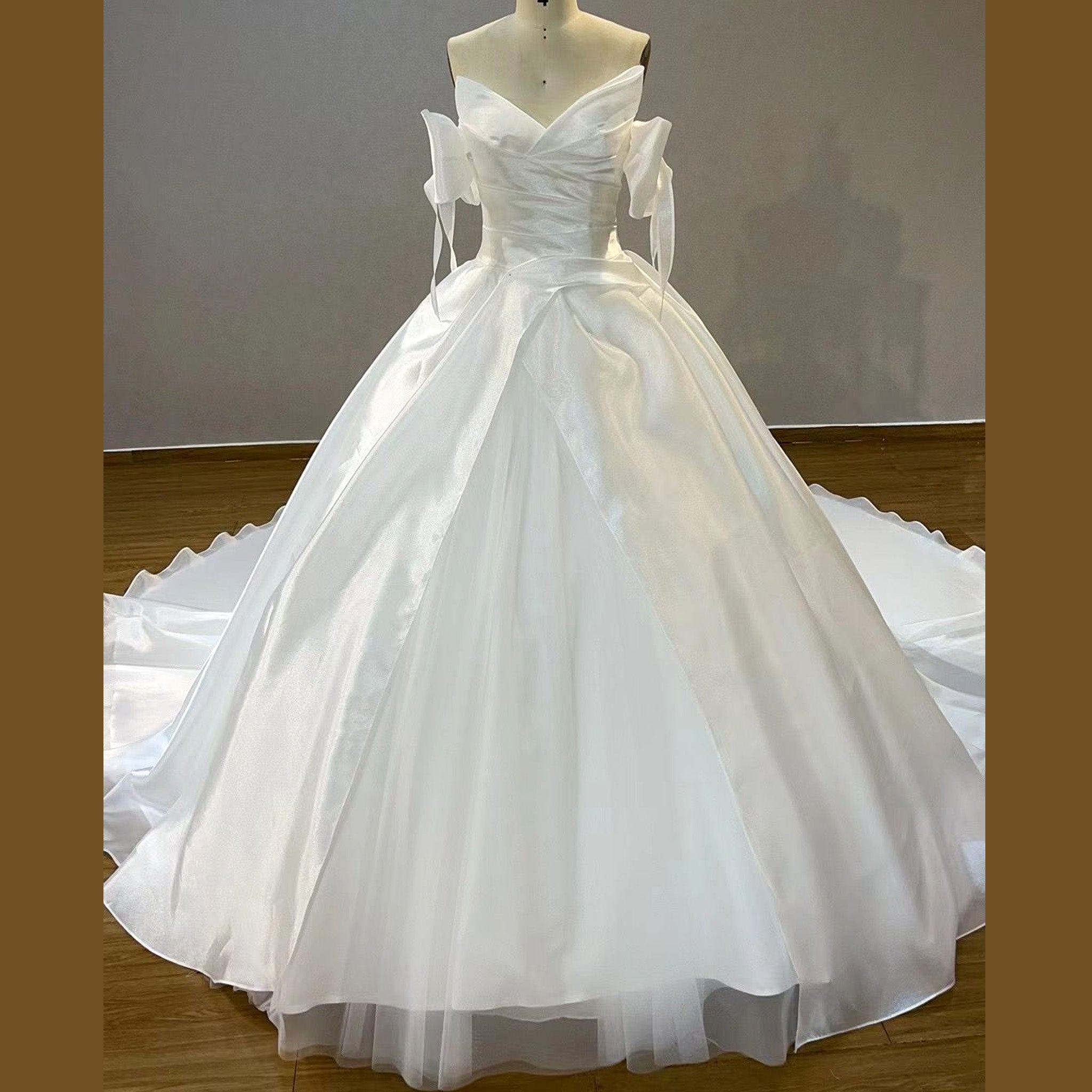 Strapless Organza V-neck Bridal Gown Wedding Dress Removable Sleeve - Rosymae