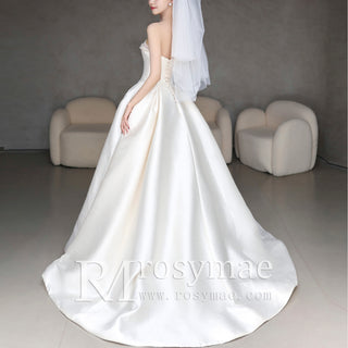 Straight Neckline Plain Satin Wedding Dresses & Bridal Gowns