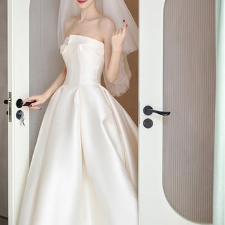 Straight Neckline Plain Satin Wedding Dresses & Bridal Gowns