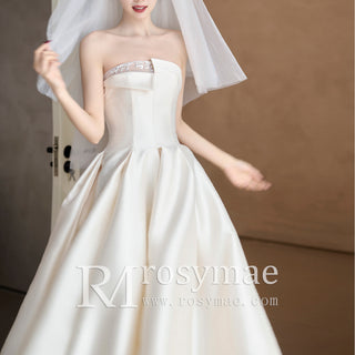 Straight Neckline Plain Satin Wedding Dresses & Bridal Gowns