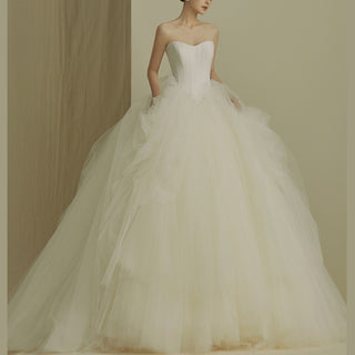 Strapless Ball Gown Scoop Neck Wedding Dress With Tulle Skirt