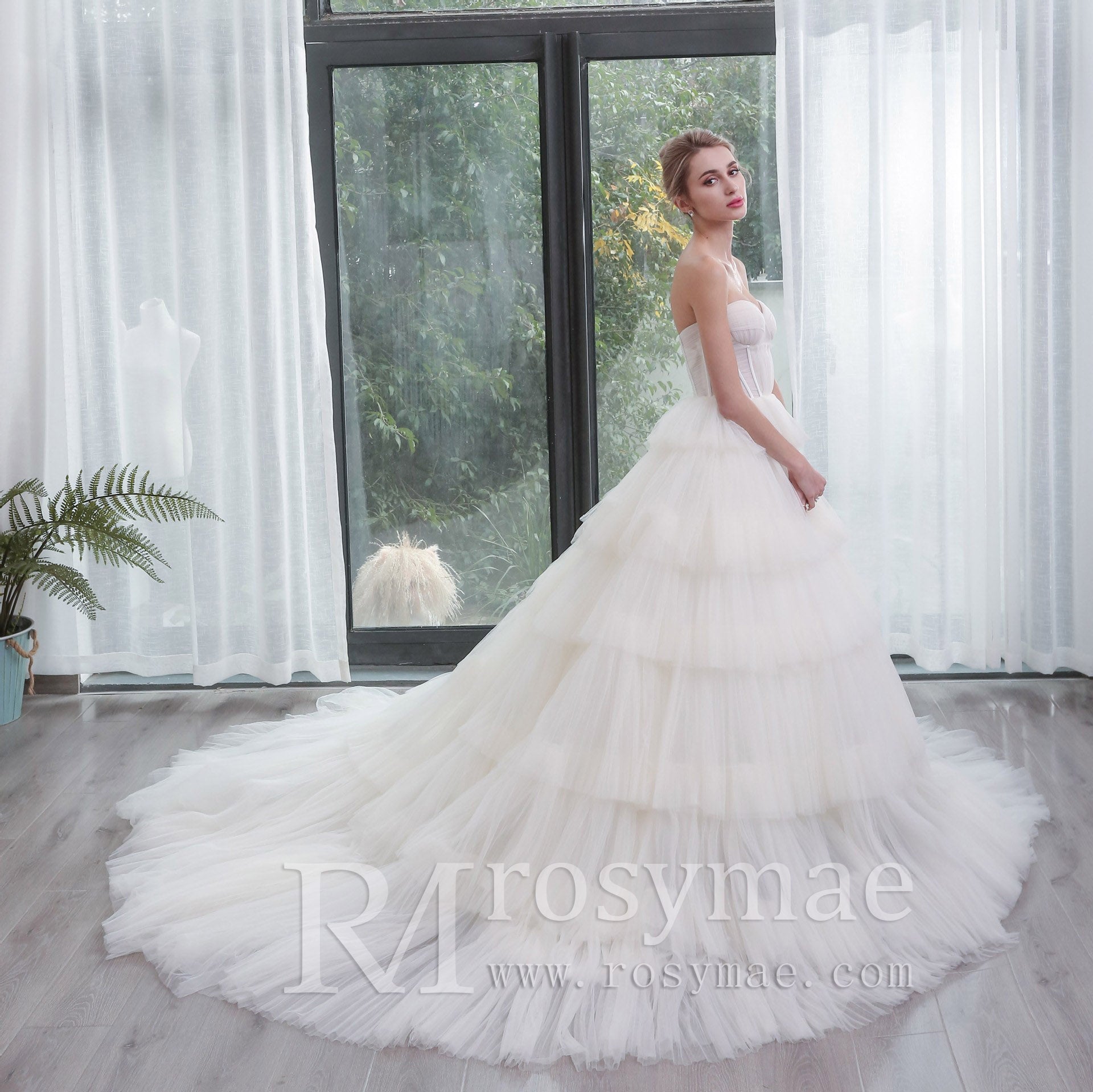 Strapless Sweetheart Ball Gown Layered Tulle Skirt Wedding Dress - Rosymae