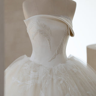 Unique Asymmetrical Neckline Strapless Wedding Dress Bridal Gown