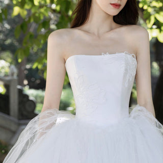 Outdoor / Garden Bridal Gown Strapless Wedding Dress for Bride